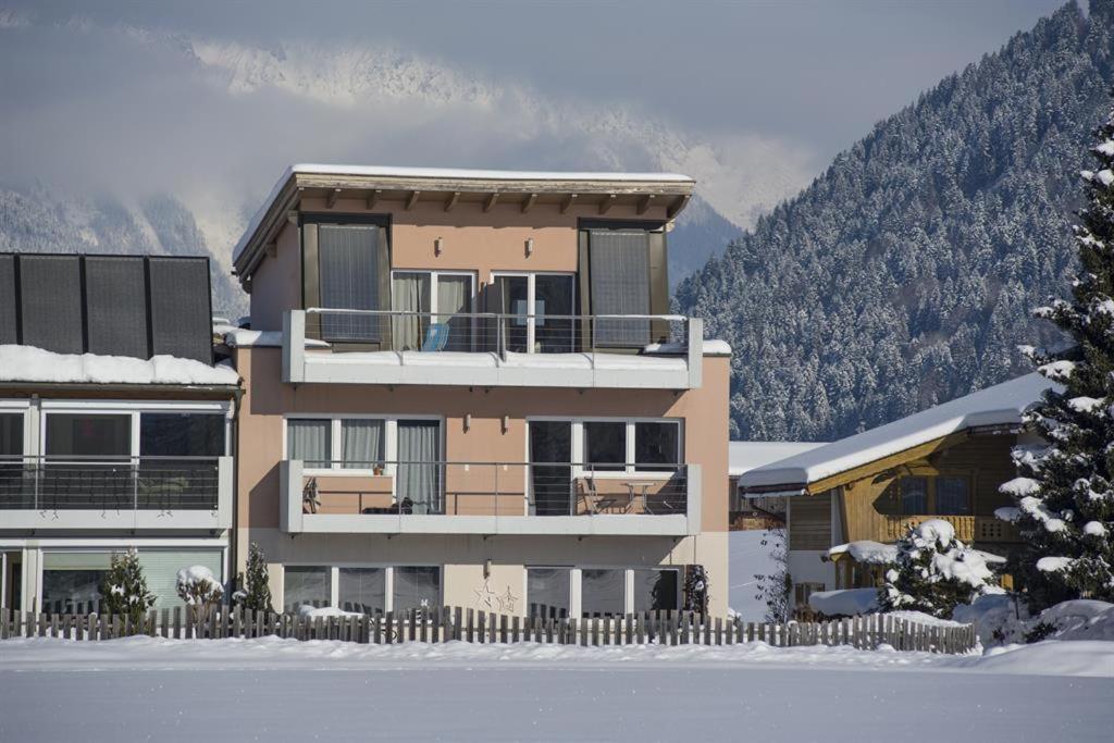 Appartement Raffael Itter Buitenkant foto